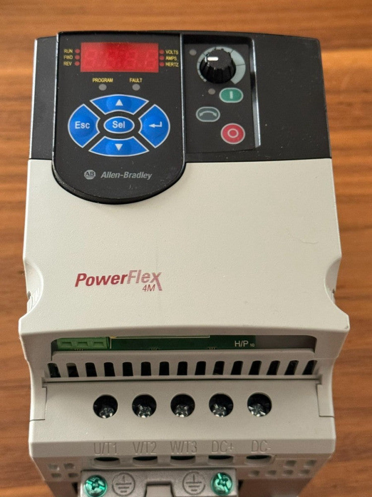 Allen Bradley Powerflex AC VFD 4M 22F-V6P0N103 DRIVE 1.1kw 1.5 hp