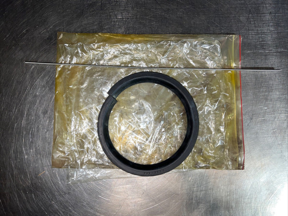 Nos Surplus JM CLIPPER OIL SEAL 5758 SPLIT SEAL 5-1/4" ID, 6-1/2" OD