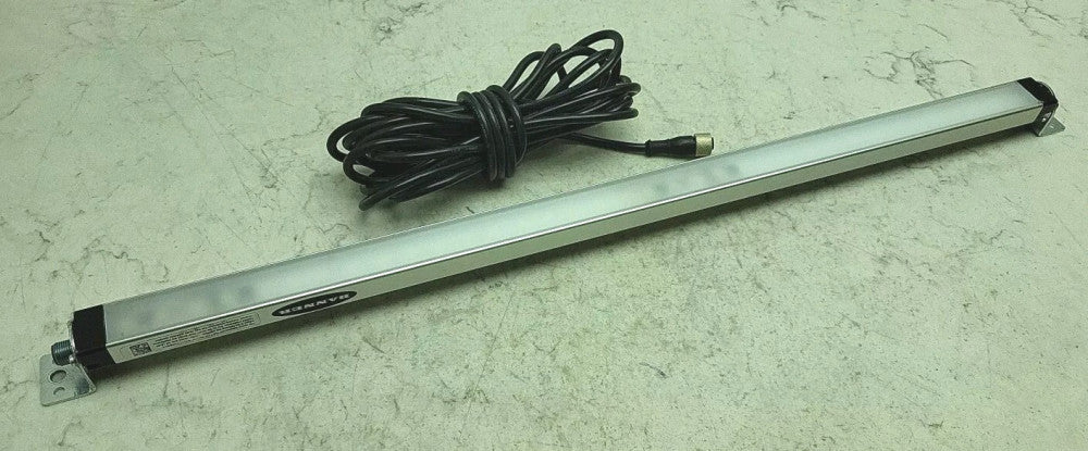 Banner WLS28-2XW570DXQ Led Strip Light 570mm w/ Brackets 12-30 Vdc