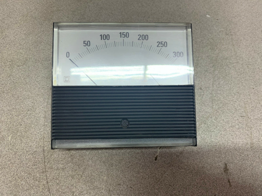 NEW NO BOX SQUARE D 0-300 AMP METER CLE8-A4D301