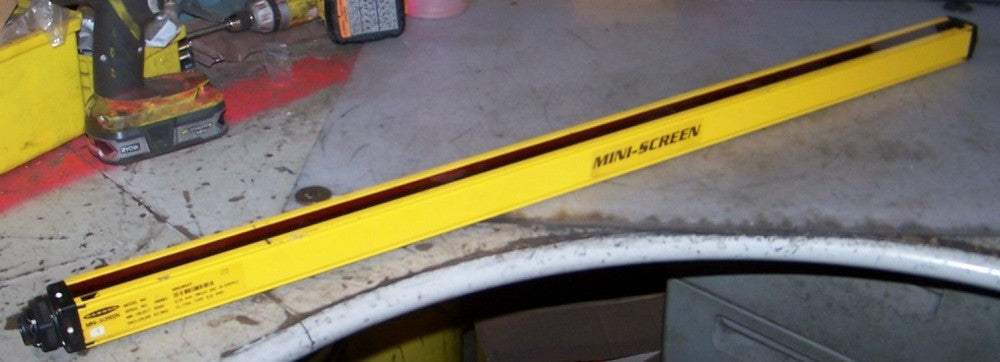 BANNER MINI-SCREEN EMITTER SAFETY LIGHT CURTAIN RANGE 30 FT  MSE3624Y