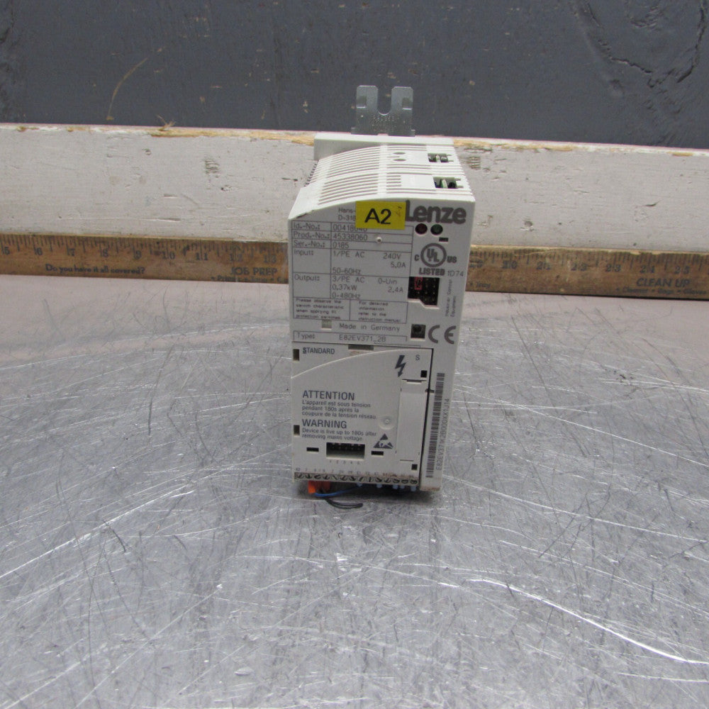 Lenze E82EV371-2B , VFD DRIVE , 240 VAC / 0.37kW ,GOOD TAKEOUT! MAKE OFFER!