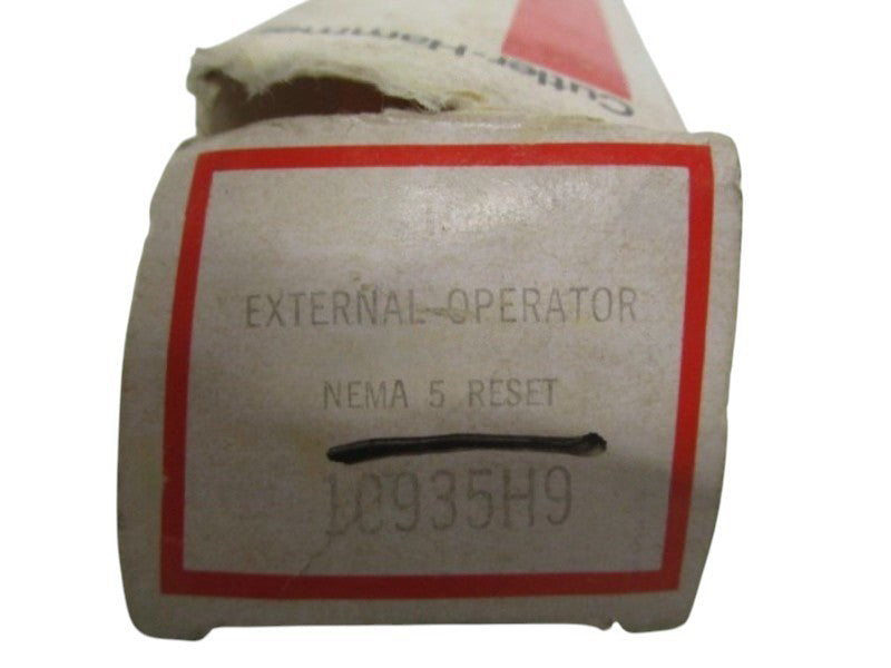 CUTLER-HAMMER 10935H9 EXTERNAL OPERATOR (AS PICTURED)  NSMP