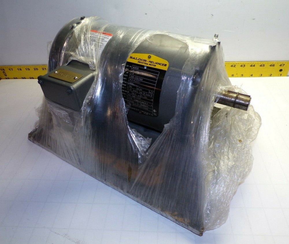 NEW BALDOR 1.5 HP AC ELECTRIC MOTOR 208-230/460 VAC 182 FRAME 3 PHASE  M3605
