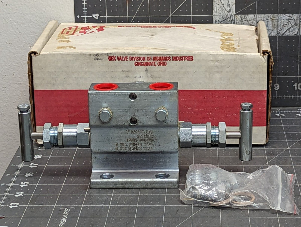 Richards HEX 3 Valve Liquid Gas Flange Manifold BLOCK BLEED INSTRMNT GAUGE [A2BA