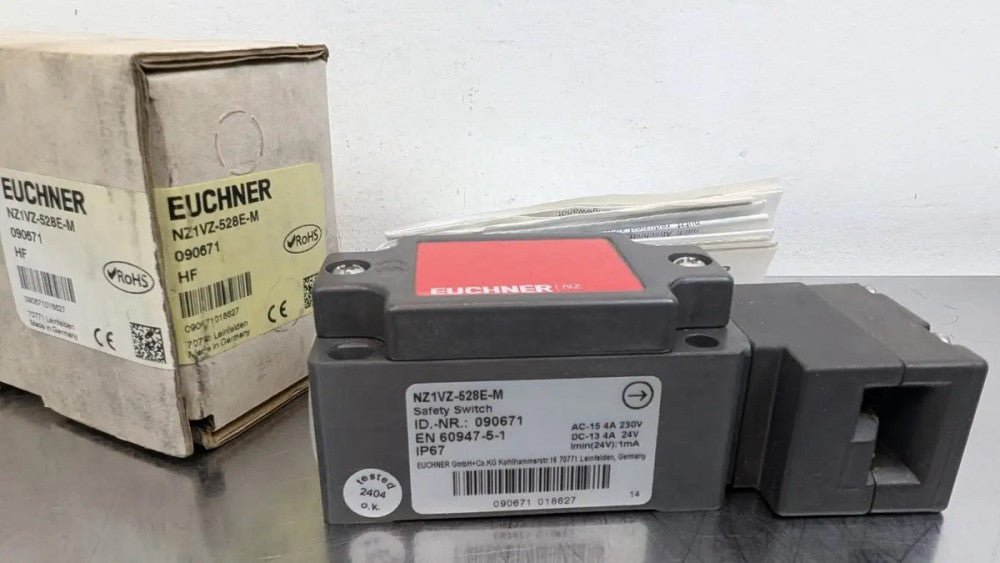 Euchner NZ1VZ-528E-M Safety Interlock Switch 090671 230VAC/24VDC 4A