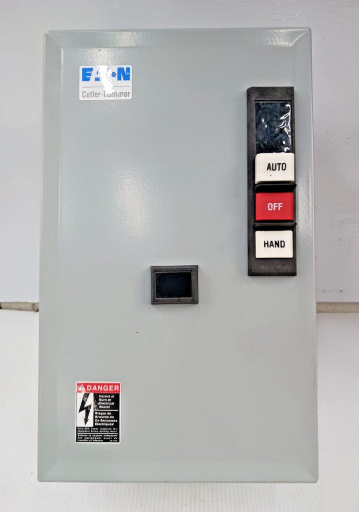 NEW EATON 30 AMP ENCLOSED LIGHTING CONTACTOR 2 WIRE 110/120 VAC C320MH2WA0