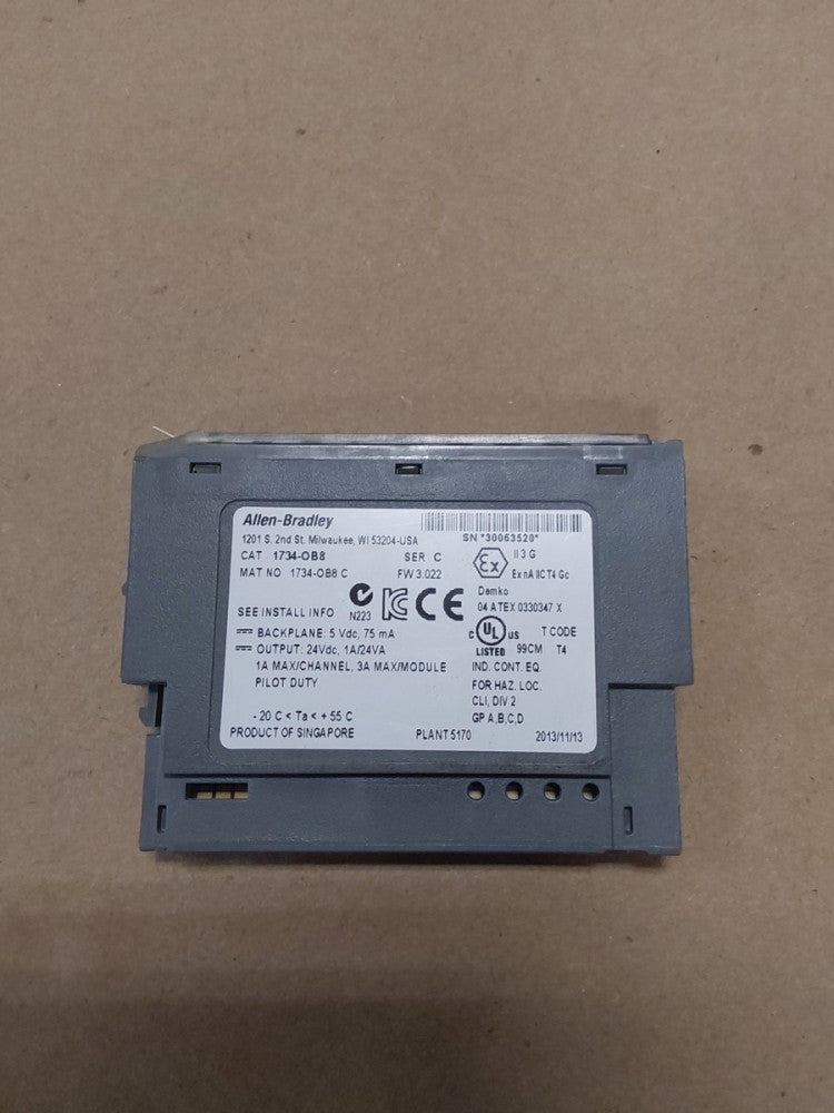 Allen Bradley Digital Output Module w/ Base Cat No. 1734-OB8 Ser C