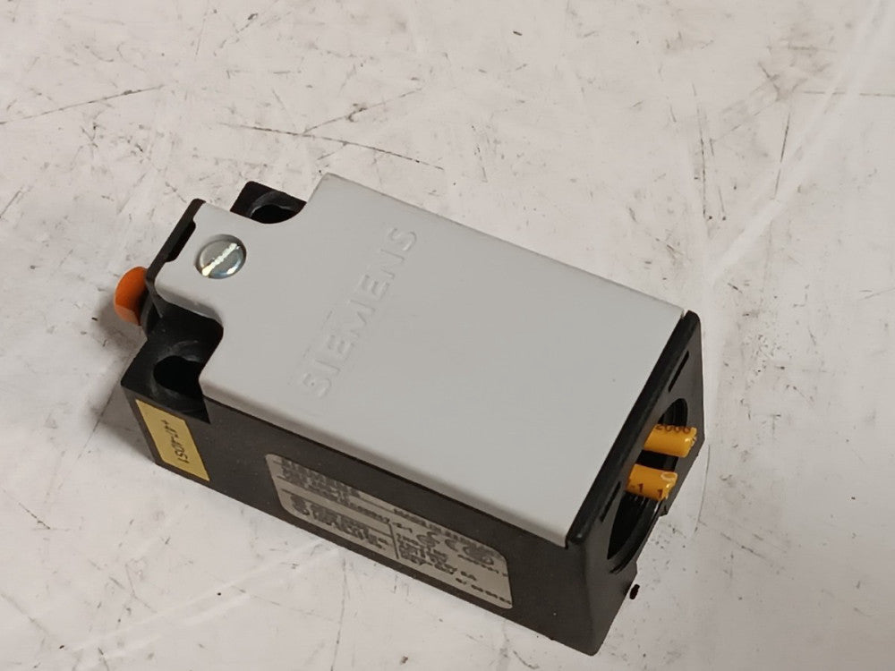 Siemens 3SE2 200-1C Enclosed Mechanical Position Switch, 1NO+1NC, IP67, 230V