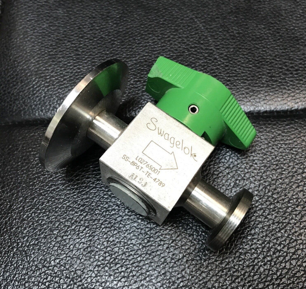 Swagelok 3/8" Quarter-Turn Plug Valve SS-8P6T-TE-4789 w/ Tri-Clamp Ferrules