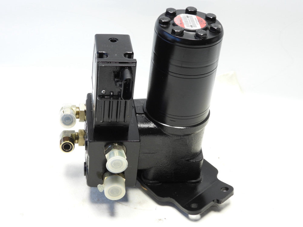 New John Deere RE242592 Steering Valve Genuine OEM * No Core Charge *