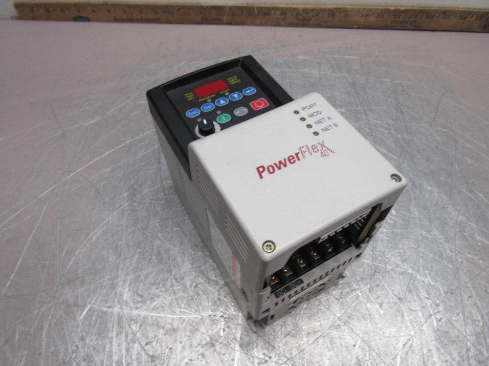 ALLEN BRADLEY POWERFLEX-40 22B-D2P3N104 0.75KW/1.0HP W/DEVICENET XLNT TAKEOUT !!