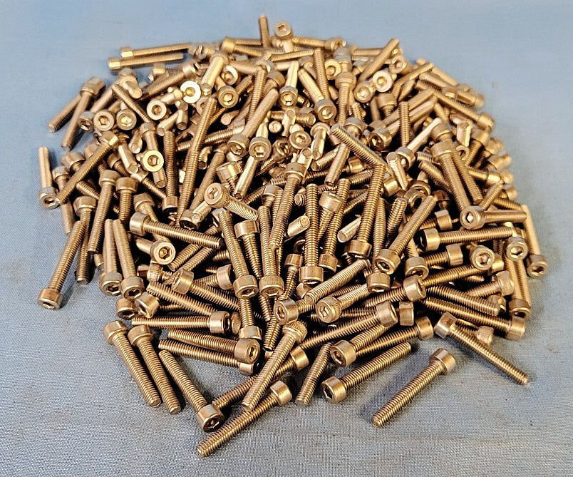 SOCKET HEAD CAP SCREW M4-0.7 X 25MM STAINLESS STEEL (LOT OF 360)
