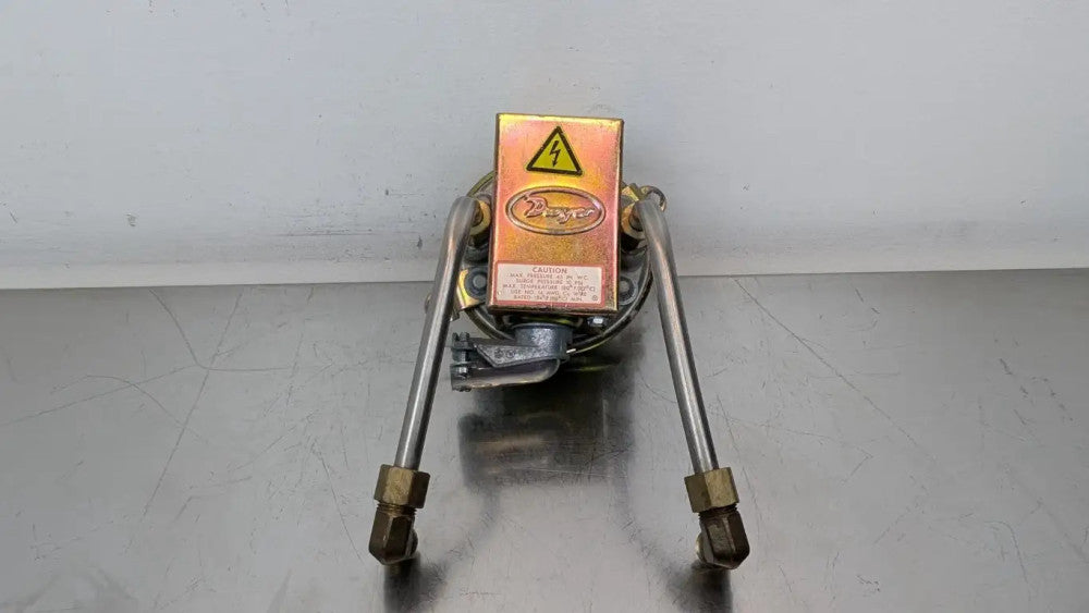 Dwyer 1910-0 Pressure Switch 125/250/480VAC 15A 45 IN W.C. Surge 10 PSI