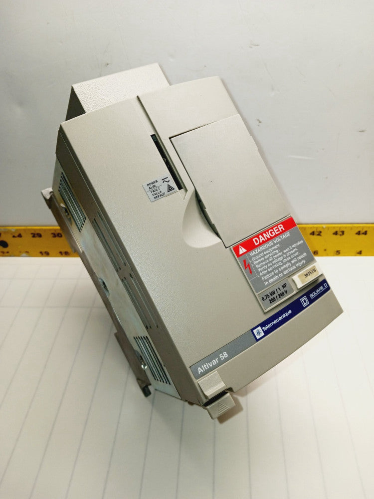 TELEMECANIQUE ALTIVAR 58 AC VARIABLE FREQUENCY DRIVE 0.75 kW / 1 HP  ATV58HU18M2