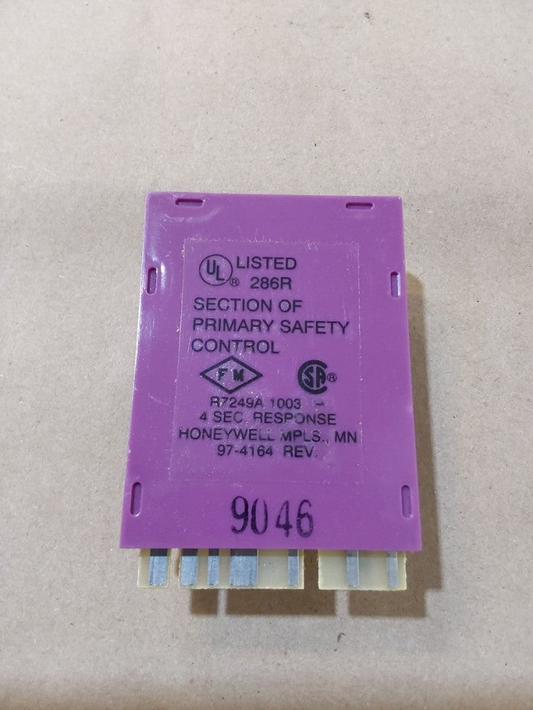 Honeywell R7249A 1003 2-4 Second Response Plug In UV Amplifier NEW