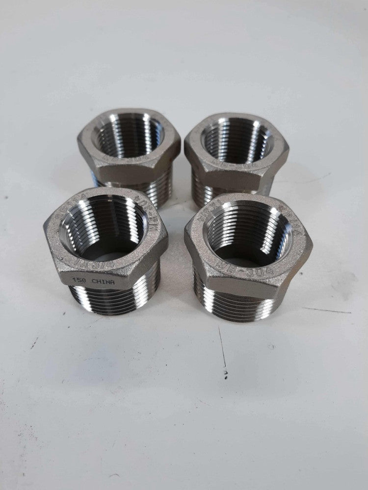 Unknown MB-304 1X3/4 Reducer Adapter Fitting Lot of 4
