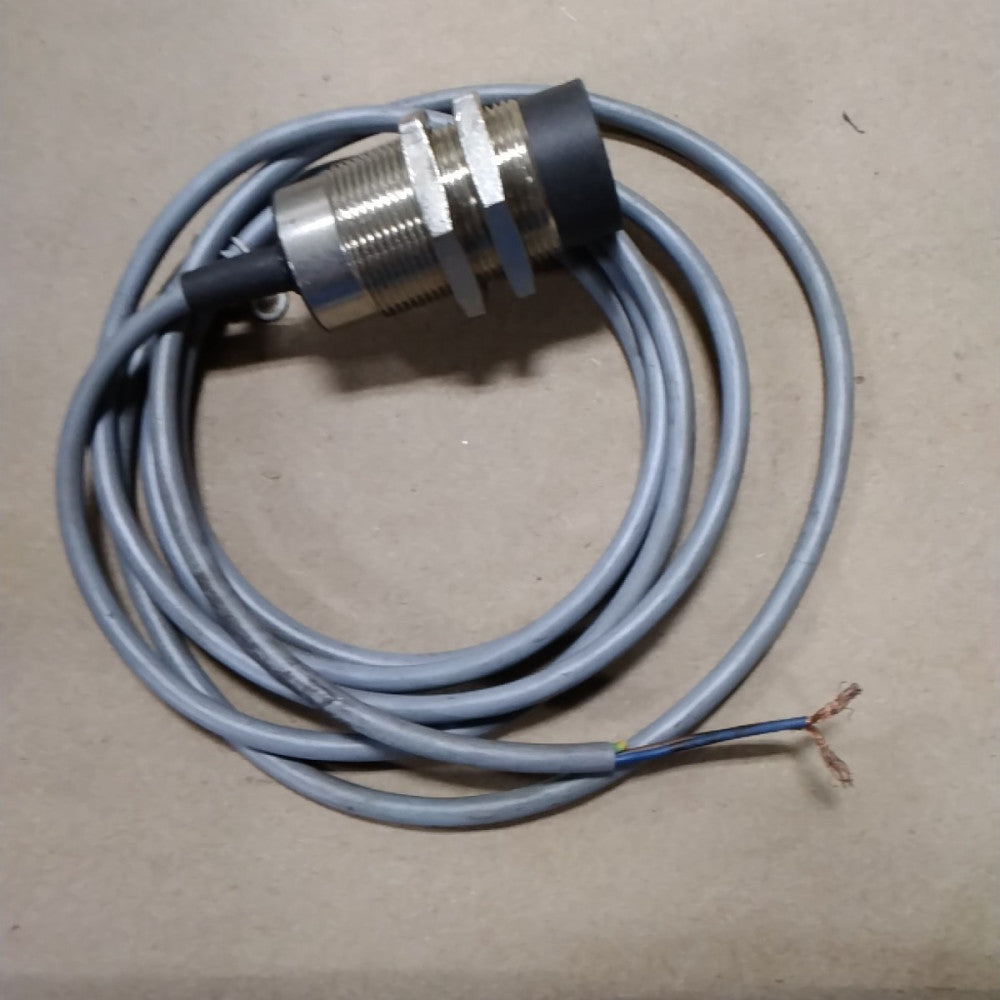 ALLEN BRADLEY 872C-A15N30-A2 /A INDUCTIVE PROXIMITY SENSOR E105