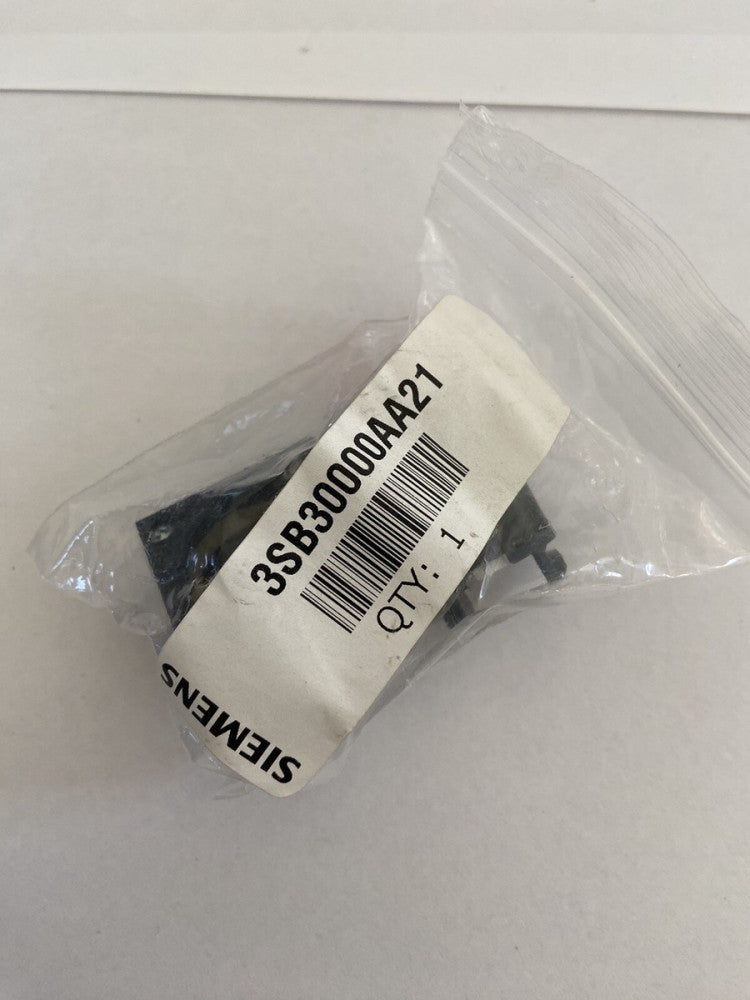 NEW Siemens 3SB3000-0AA21, Illuminating Push Button