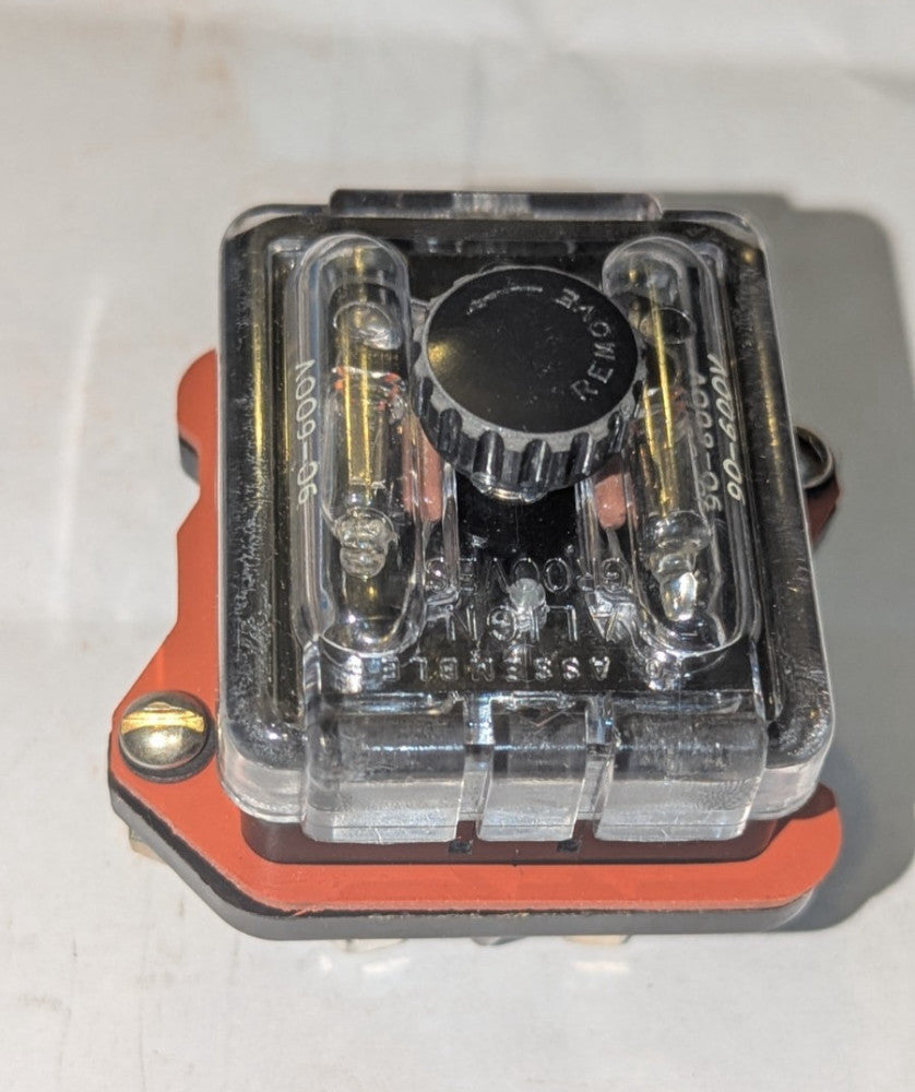 (1) FIC 5700-12 Watertight Fuse Holder 600V 30A NOS