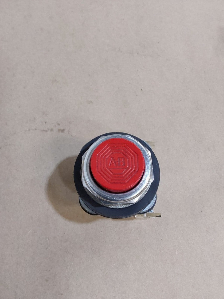 ALLEN-BRADLEY - 800T-B SER. T TYPE 4, 13 - RED PUSH BUTTON W/ 800T-XA SER. D