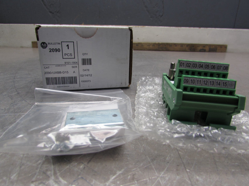Allen Bradley 2090-UXBB-D15 /A Panel Mounted Breakout Board NIB MAKE OFFER!