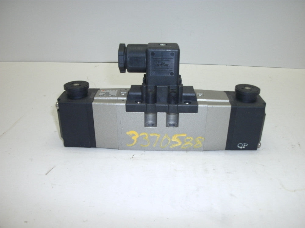 SMC VP7-6-FG-D-1 SOLENOID VALVE AC100V