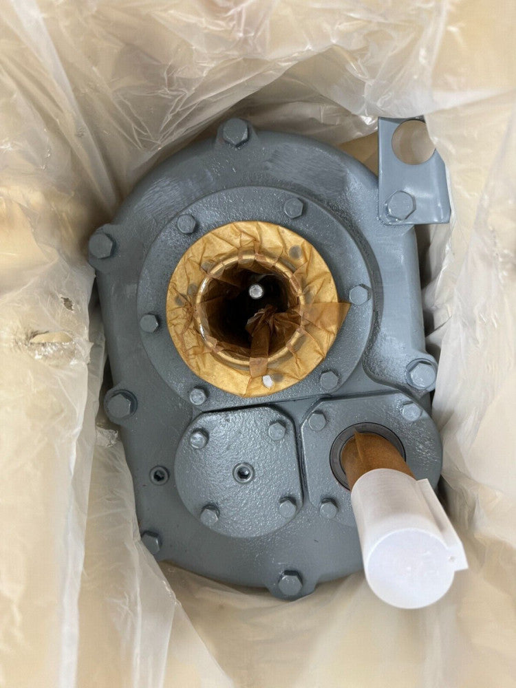 FACTORY NEW CLEVELAND GEAR SIZE 4 SHAFT REDUCER 25:1 RATIO CGUSM4-25 & BACKSTOP
