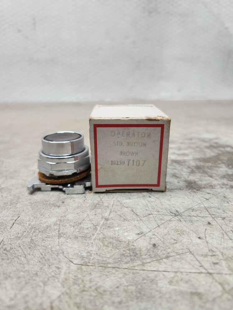 NEW IN BOX CUTLER HAMMER OPERATOR SRD BUTTON 10250T107