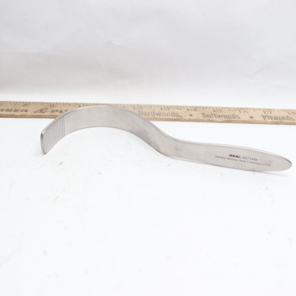Assi Deaver Retractor Fig. 1 Surgical Instrument 7-1/8" x 3/4"