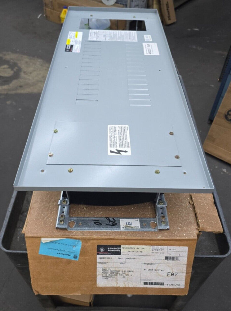 NEW GE 225 AMP PANELBOARD INTERIOR 480Y/277 VAC 3Ø 4 WIRE 30 CIRCUIT AEU3302RCX