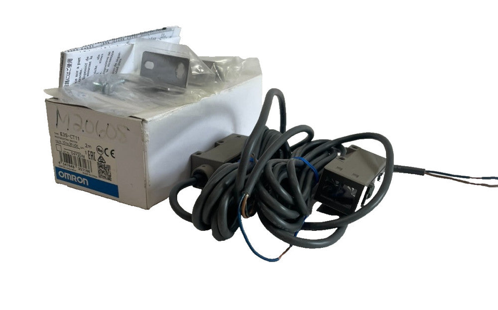 NEW OMRON E3S-CT11 PHOTOELECTRIC SWITCH 10-30VDC 2M E3SCT11