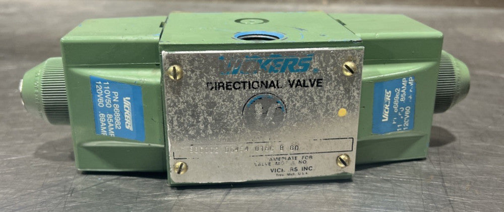 Nos Surplus Vickers Pilot Valve Model No DG4S4 018C B 60 No Original Box