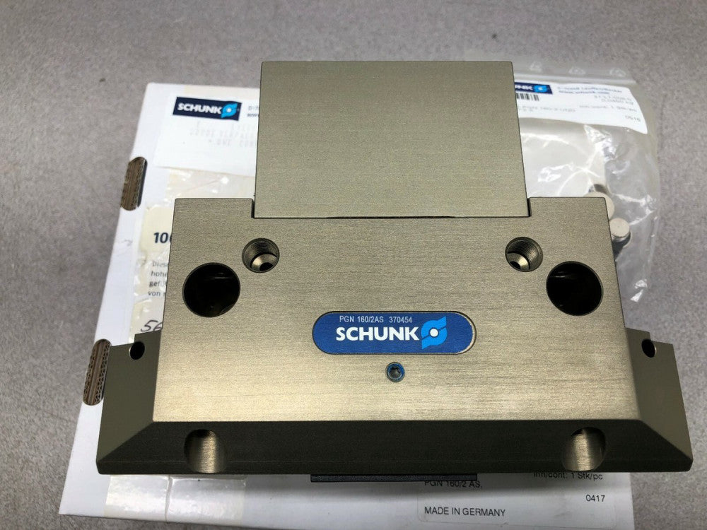 NEW IN BOX SCHUNK 2 FINGER PNEUMATIC CLAMP PGN 160/2 AS /  0370454