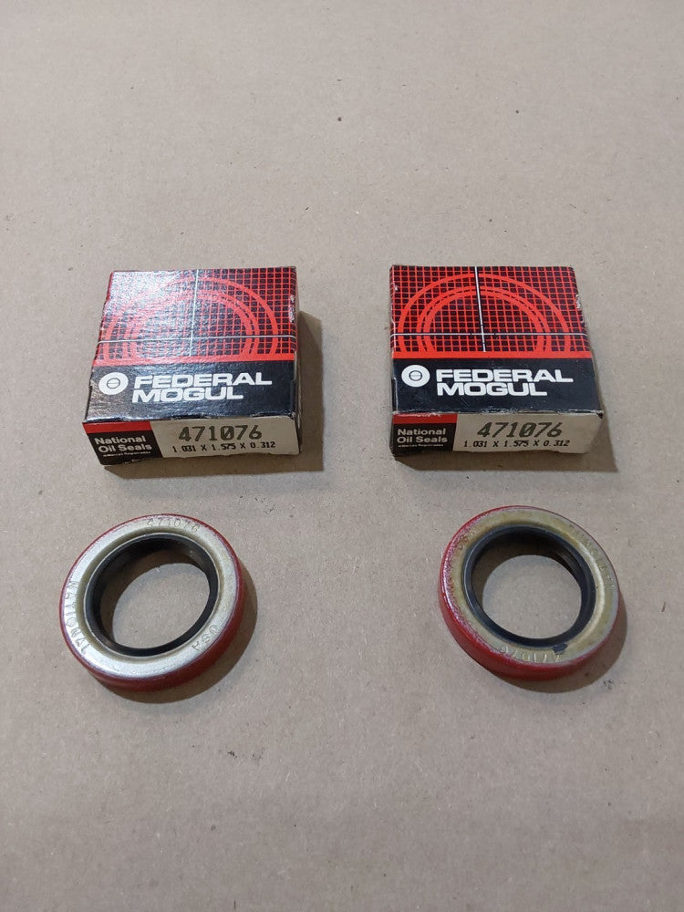 FEDERAL MOGUL 471076 OIL SEAL  (Lot Of 2)