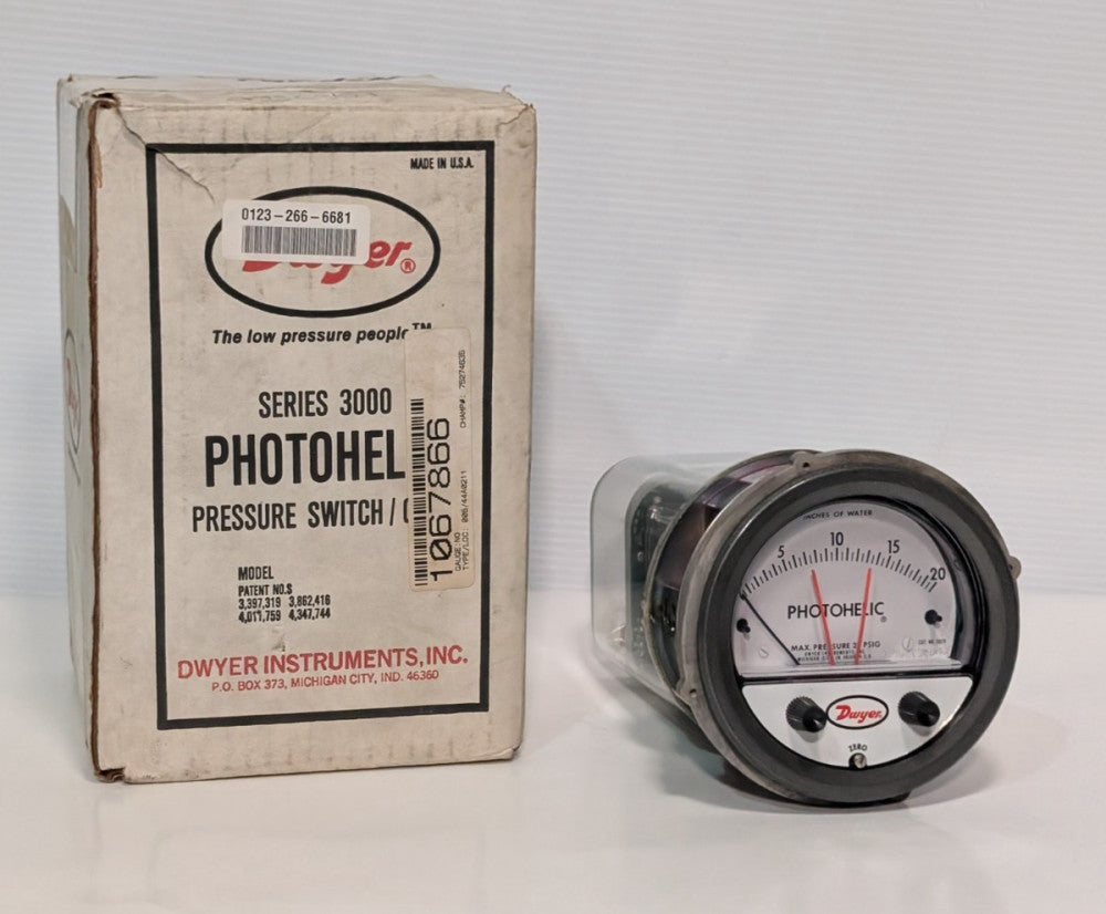 Dwyer Instruments 3020 Series 3000 Photohelic Pressure Switch, Made in USA