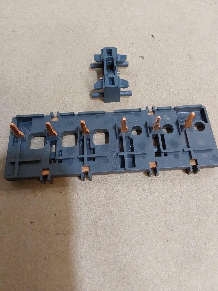 Telemecanique W816432550111  or Schneider LAD9V5 Top Connector Block and LAD9V2 