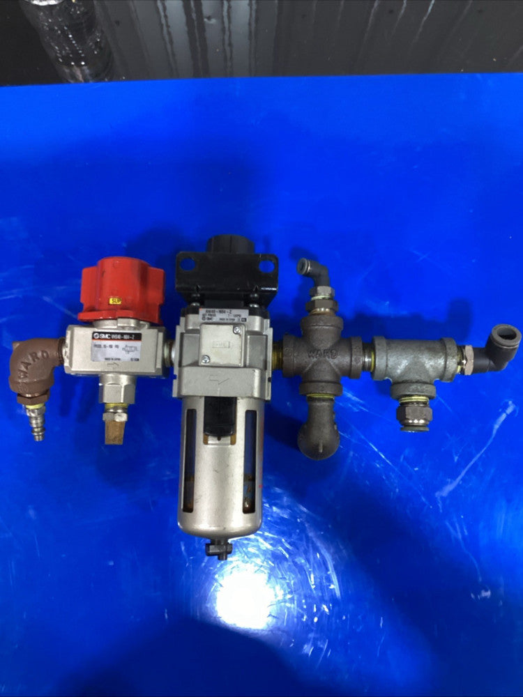 SMC AW40-N04-Z Filter Regulator W/ VHS40-N04-Z Lockout Pressure Relief Valve
