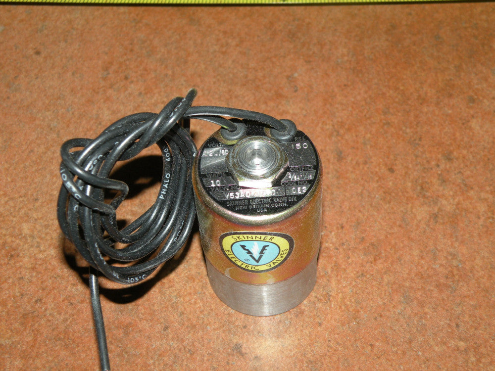 (1) Skinner V53 ADK1150 Solenoid Valve 120VAC 150psi 3/64"x1/16" Orifice