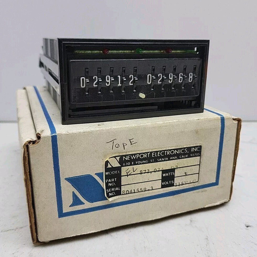 Newport Electronics  872 02A D2 Counter 115 Vac 3 Watts 