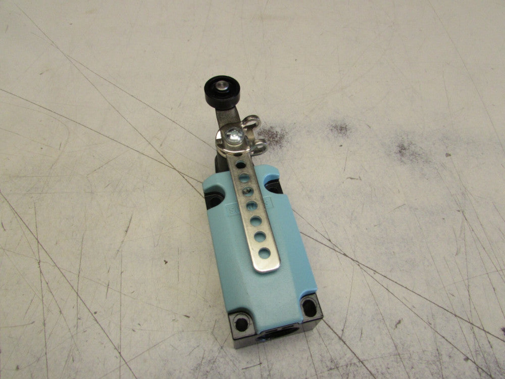 SIEMENS ROLLER LEVER LIMIT SWITCH 3SE5112-0LH60 1NO/2NC NEW NO BOX MAKE OFFER !!