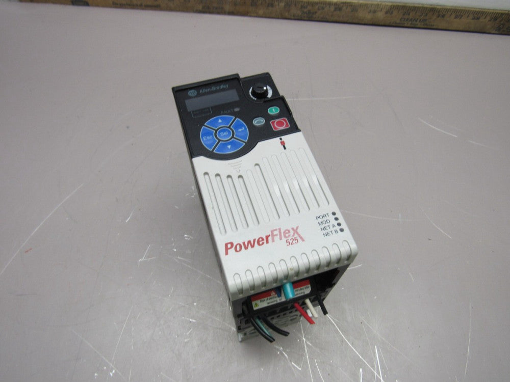 ALLEN BRADLEY POWERFLEX-525 25B-A4P8N104 AC DRIVE 1.0HP 200-240V XLNT USED M/O !