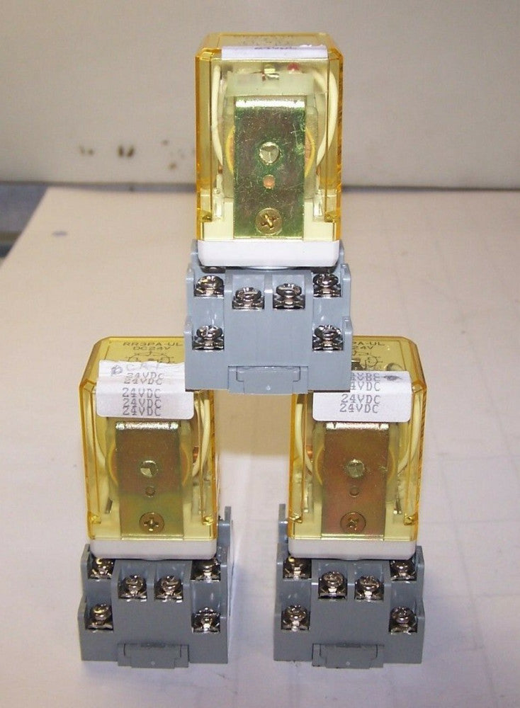 3) IDEC 24 VDC 11-PIN RELAY MODULE RR3PA-UL WITH BASE SR3P-05  LOT OF 3
