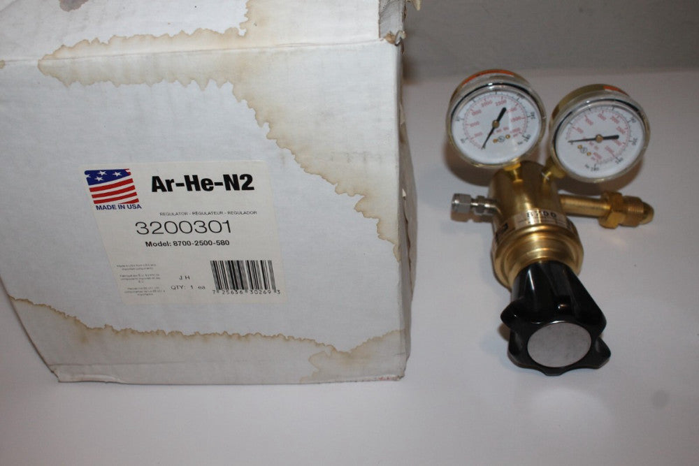 Harris Model 8700-2500-580 Arg, He, N2 Ultra High Delivery Regulator 3200301