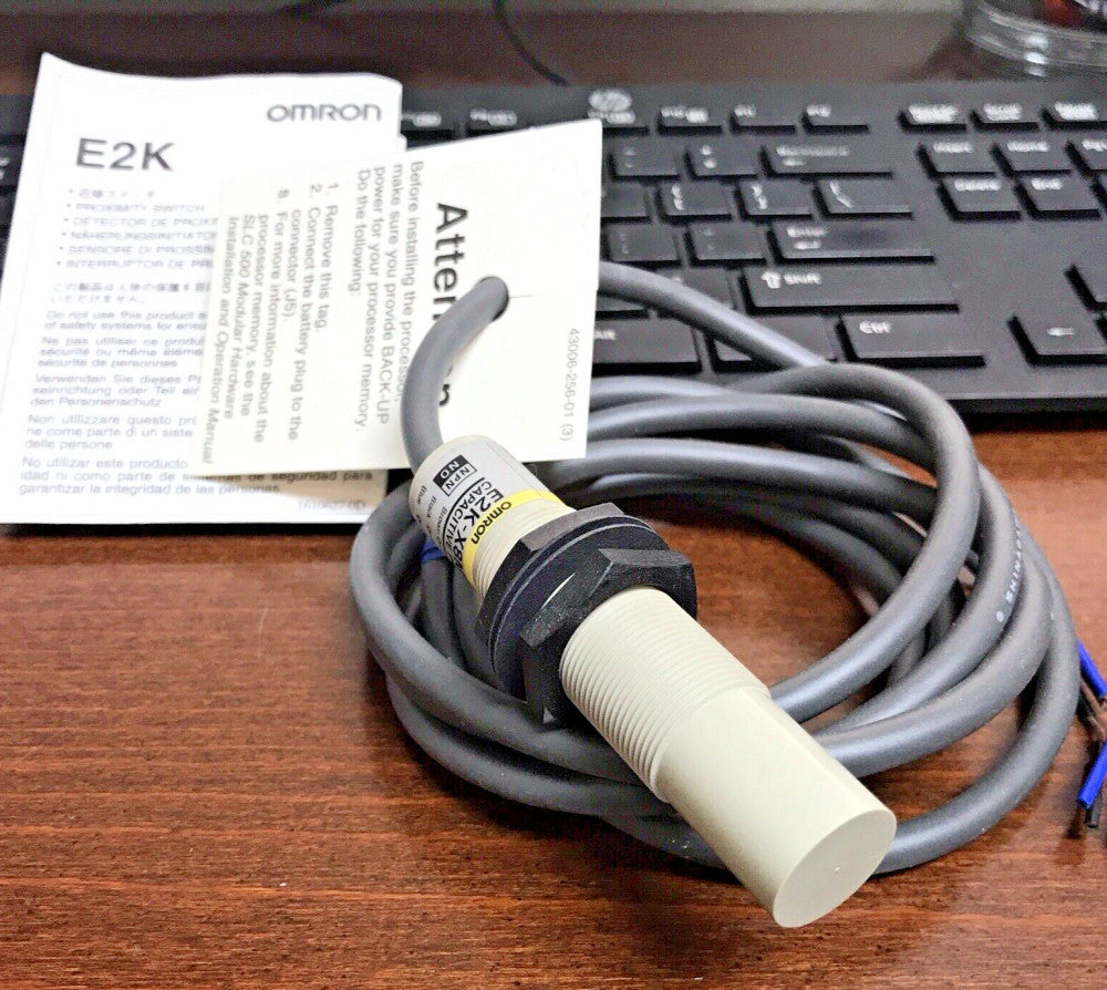 OMRON E2K-X8ME1 Capacitive Proximity Switch
