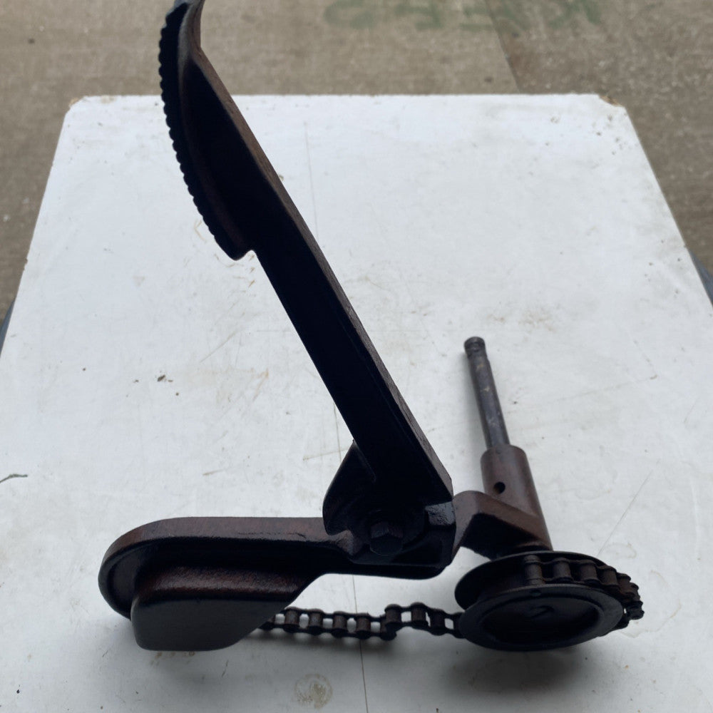 Original Briggs Stratton Early Model FH Cast Kick Start Assy & Miss Gas Engine