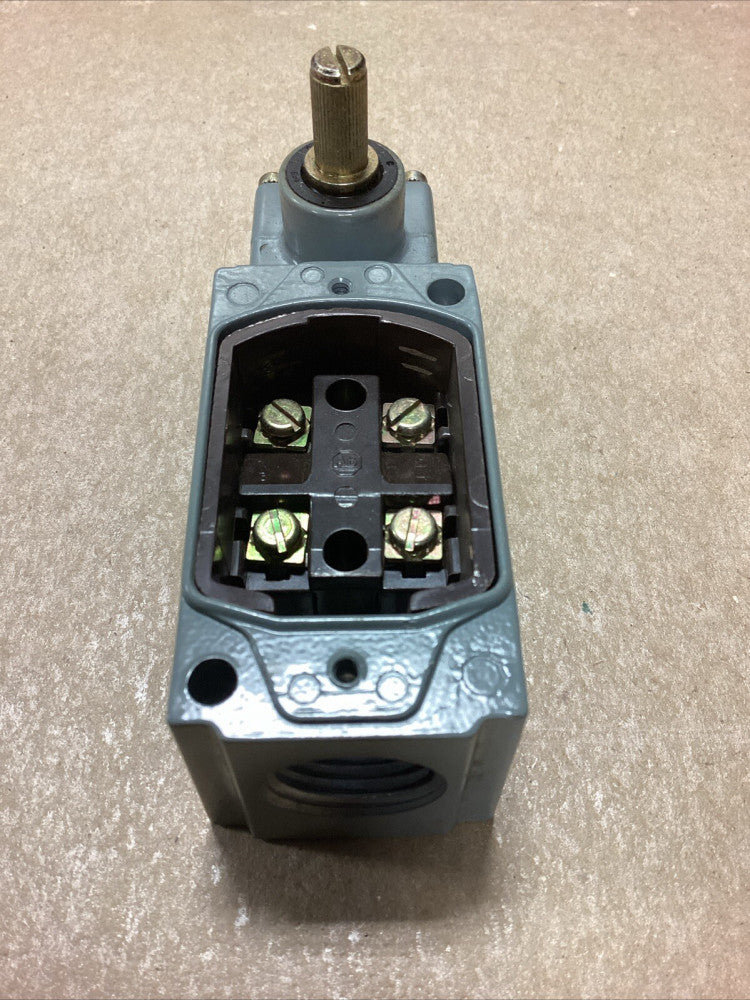 ALLEN BRADLEY 802T-B LIMIT SWITCH W/Z-24804 F49