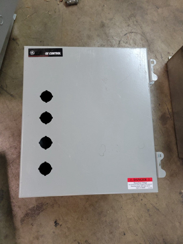 1) New Old Stock! General Electric 460XE1D NEMA 1 Large Enclosure 