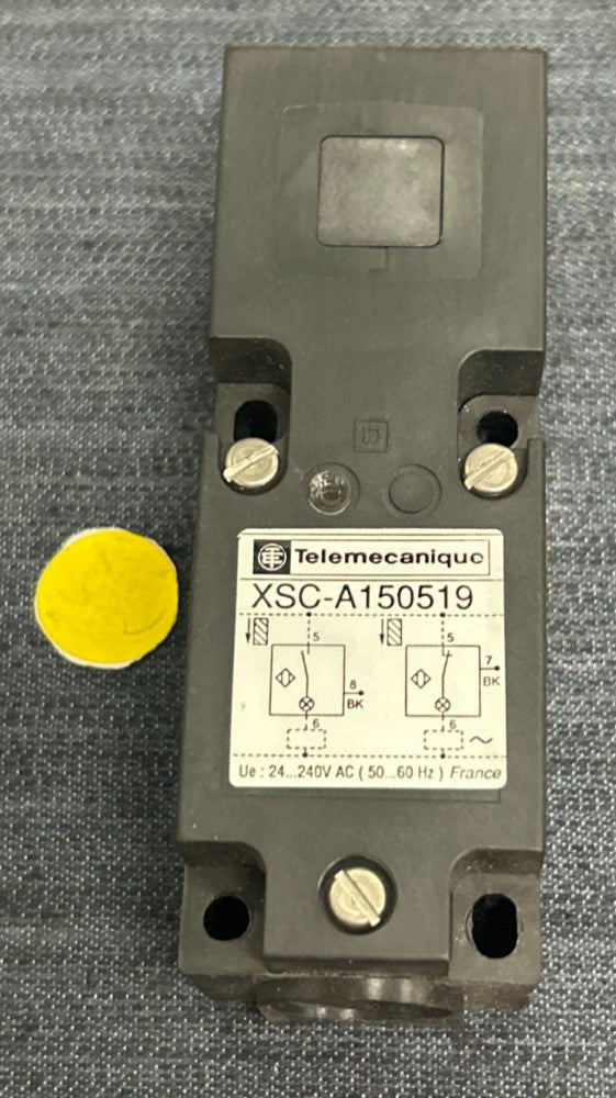 TELEMECANIQUE PROXIMITY SWITCH  XSC-A150519  24-240VAC 50/60HZ