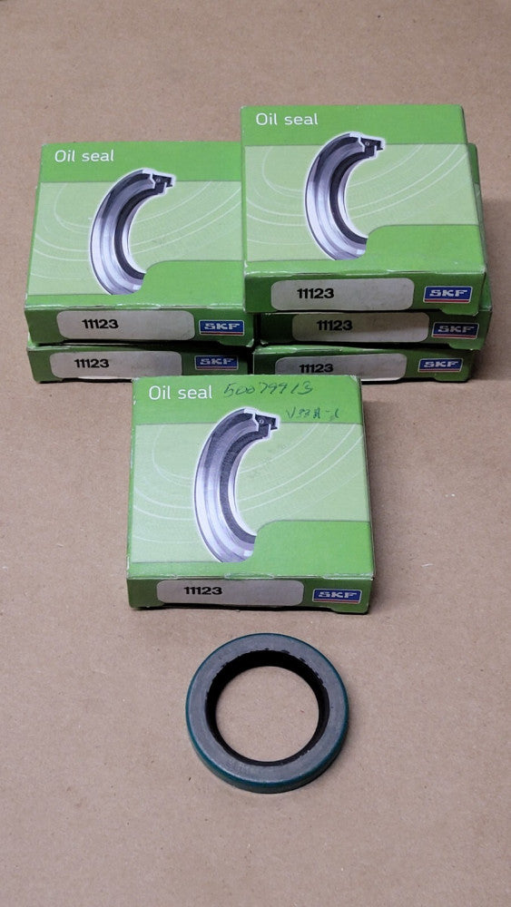 Lot Of 6 SKF 11123 Oil Seals 1-1/16" ID 1-5/8" OD 1/4" Wide